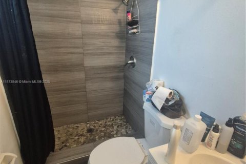 Villa ou maison à louer à Hallandale Beach, Floride: 2 chambres, 79.9 m2 № 1926083 - photo 7