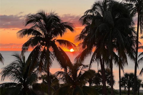 Снять в аренду кондоминиум в Майами-Бич, Флорида 1 спальня, 78.78м2, № 1996545 - фото 4