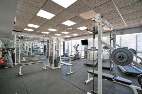 Снять в аренду кондоминиум в Майами-Бич, Флорида 1 спальня, 78.78м2, № 1996545 - фото 17