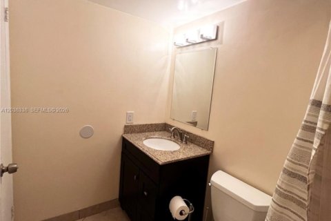 Condominio en alquiler en North Miami, Florida, 2 dormitorios, 91.51 m2 № 2182155 - foto 17