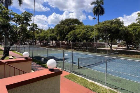 Condominio en alquiler en North Miami, Florida, 2 dormitorios, 91.51 m2 № 2182155 - foto 24