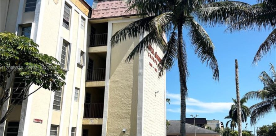 Condominio en North Miami, Florida, 2 dormitorios  № 2182155