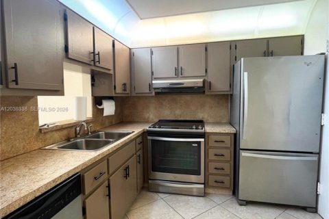 Condominio en alquiler en North Miami, Florida, 2 dormitorios, 91.51 m2 № 2182155 - foto 4