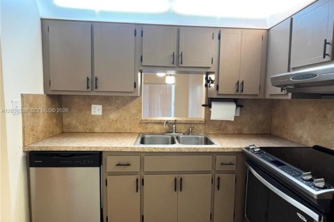 Condominio en alquiler en North Miami, Florida, 2 dormitorios, 91.51 m2 № 2182155 - foto 6
