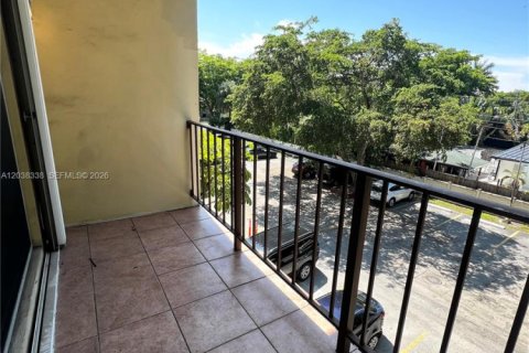 Condominio en alquiler en North Miami, Florida, 2 dormitorios, 91.51 m2 № 2182155 - foto 12