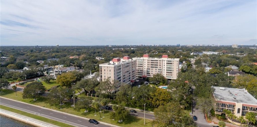 Condo in Tampa, Florida, 2 bedrooms  № 1856611