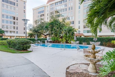Condo in Tampa, Florida, 2 bedrooms  № 1856611 - photo 28