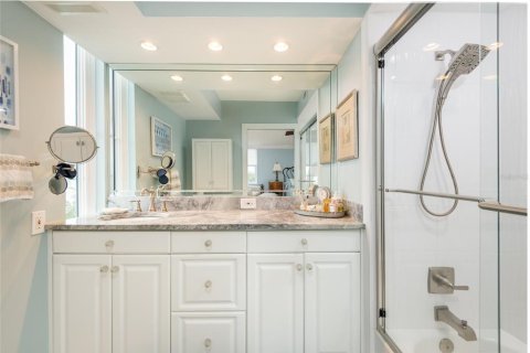 Condo in Tampa, Florida, 2 bedrooms  № 1856611 - photo 18