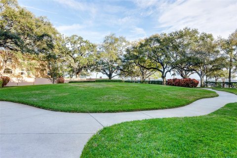 Condo in Tampa, Florida, 2 bedrooms  № 1856611 - photo 30
