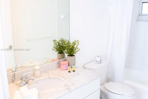 Купить кондоминиум в Майами, Флорида 3 спальни, 102.66м2, № 2153230 - фото 17