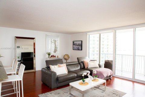 Condominio en Miami, Florida, 3 dormitorios  № 2153230