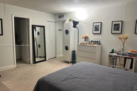 Condominio en venta en Hialeah, Florida, 2 dormitorios, 112.41 m2 № 1953877 - foto 22