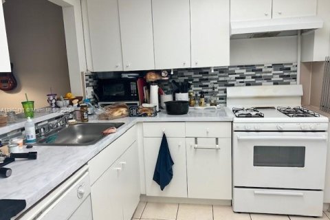 Condominio en venta en Hialeah, Florida, 2 dormitorios, 112.41 m2 № 1953877 - foto 4