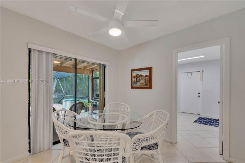 Villa ou maison à vendre à Palmetto Bay, Floride: 4 chambres, 217.3 m2 № 2055329 - photo 15