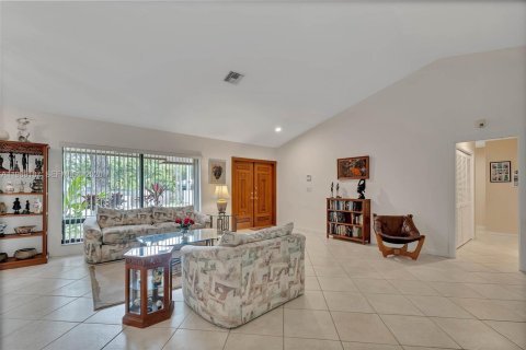 Villa ou maison à vendre à Palmetto Bay, Floride: 4 chambres, 217.3 m2 № 2055329 - photo 5