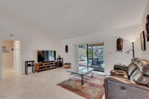 Villa ou maison à vendre à Palmetto Bay, Floride: 4 chambres, 217.3 m2 № 2055329 - photo 8