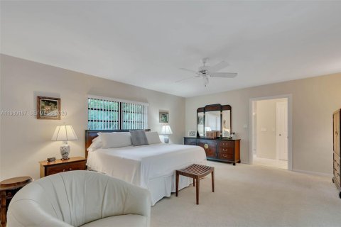 Villa ou maison à vendre à Palmetto Bay, Floride: 4 chambres, 217.3 m2 № 2055329 - photo 16