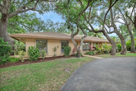 Villa ou maison à vendre à Palmetto Bay, Floride: 4 chambres, 217.3 m2 № 2055329 - photo 2