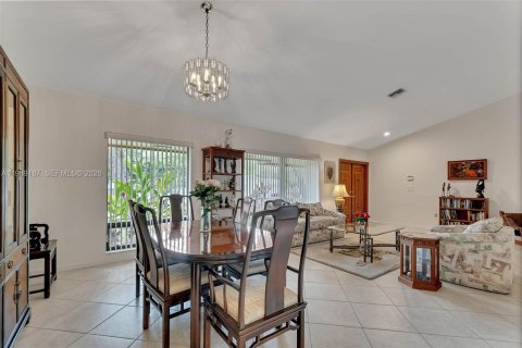 Villa ou maison à vendre à Palmetto Bay, Floride: 4 chambres, 217.3 m2 № 2055329 - photo 9