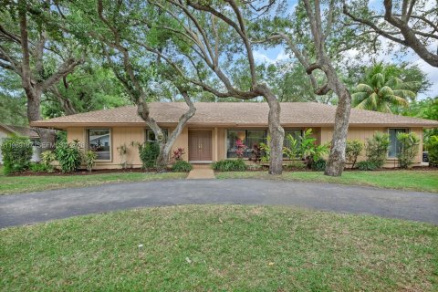 Villa ou maison à Palmetto Bay, Floride 4 chambres, 217.3 m2 № 2055329