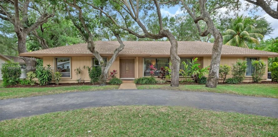 Villa ou maison à Palmetto Bay, Floride 4 chambres, 217.3 m2 № 2055329