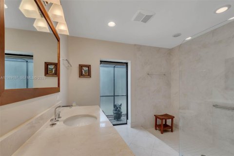 Villa ou maison à vendre à Palmetto Bay, Floride: 4 chambres, 217.3 m2 № 2055329 - photo 20