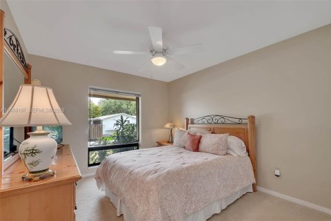 Villa ou maison à vendre à Palmetto Bay, Floride: 4 chambres, 217.3 m2 № 2055329 - photo 23