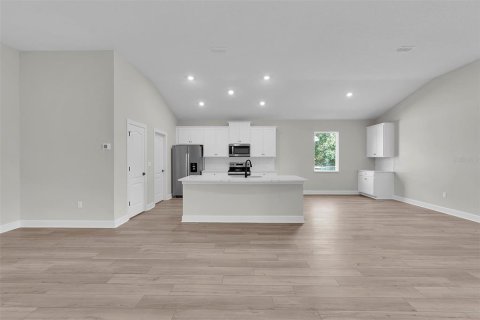 Casa en venta en Palm Coast, Florida, 4 dormitorios, 217.02 m2 № 1908148 - foto 5
