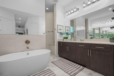 Casa en venta en Cape Coral, Florida, 4 dormitorios, 220.64 m2 № 1899492 - foto 18