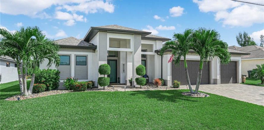Casa en Cape Coral, Florida 4 dormitorios, 220.64 m2 № 1899492