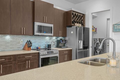 Casa en venta en Cape Coral, Florida, 4 dormitorios, 220.64 m2 № 1899492 - foto 10