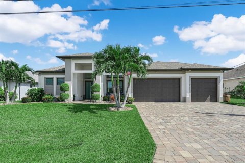 Casa en venta en Cape Coral, Florida, 4 dormitorios, 220.64 m2 № 1899492 - foto 2