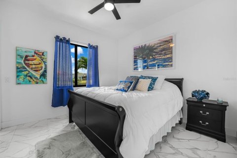 Casa en venta en Cape Coral, Florida, 4 dormitorios, 220.64 m2 № 1899492 - foto 25
