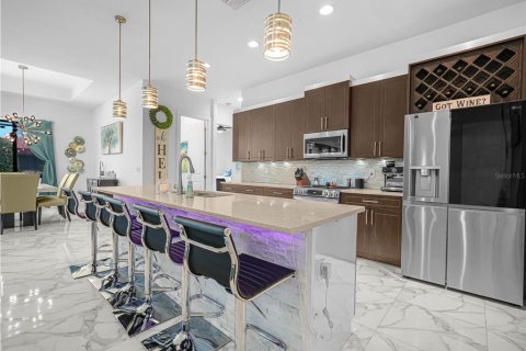 Casa en venta en Cape Coral, Florida, 4 dormitorios, 220.64 m2 № 1899492 - foto 8
