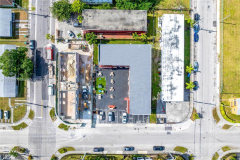 Commercial property in Miami, Florida № 1977448 - photo 22