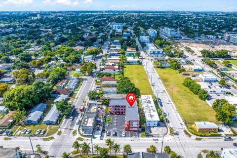 Commercial property in Miami, Florida № 1977448 - photo 23