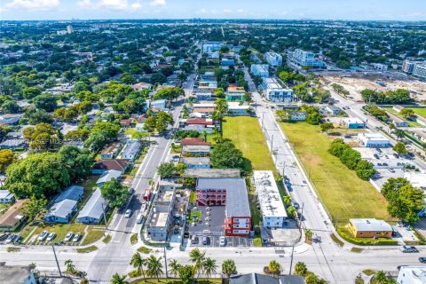 Commercial property in Miami, Florida № 1977448 - photo 24