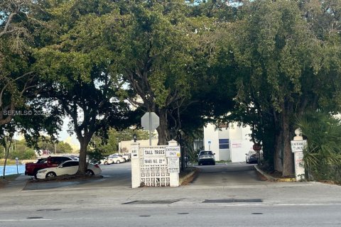 Кондоминиум с 1 спальней в Норт-Майами-Бич, Флорида № 2031178