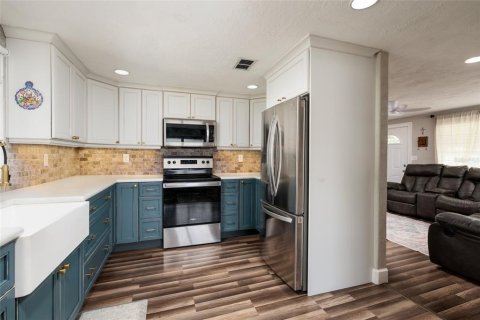 House in Largo, Florida 2 bedrooms, 86.58 sq.m. № 1907797 - photo 13
