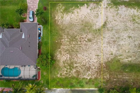 Terreno en venta en Cape Coral, Florida № 1884761 - foto 1