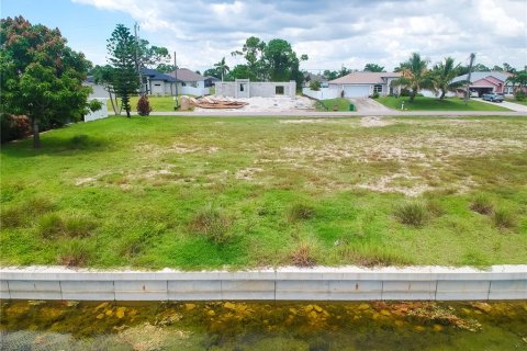 Terreno en venta en Cape Coral, Florida № 1884761 - foto 2