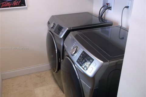 Copropriété à vendre à Pompano Beach, Floride: 3 chambres, 150.5 m2 № 1999182 - photo 3