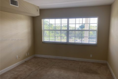 Купить кондоминиум в Помпано-Бич, Флорида 3 спальни, 150.5м2, № 1999182 - фото 13