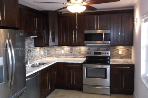 Copropriété à vendre à Pompano Beach, Floride: 3 chambres, 150.5 m2 № 1999182 - photo 2