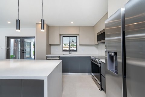 Casa en venta en Palmetto Bay, Florida, 4 dormitorios, 176.98 m2 № 1992259 - foto 4