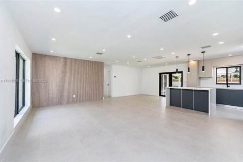 Casa en venta en Palmetto Bay, Florida, 4 dormitorios, 176.98 m2 № 1992259 - foto 9