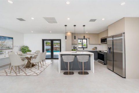 Casa en venta en Palmetto Bay, Florida, 4 dormitorios, 176.98 m2 № 1992259 - foto 1