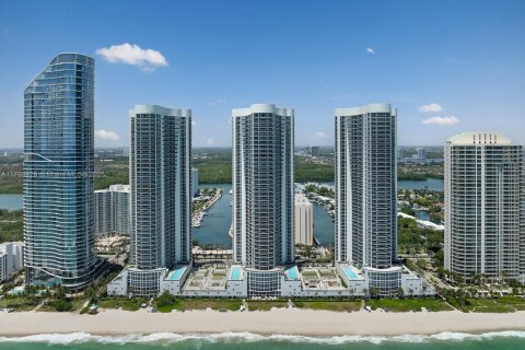 Copropriété à vendre à Sunny Isles Beach, Floride: 2 chambres, 195.65 m2 № 1962683 - photo 19