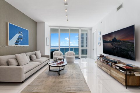 Copropriété à vendre à Sunny Isles Beach, Floride: 2 chambres, 195.65 m2 № 1962683 - photo 1