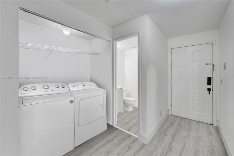 Touwnhouse à vendre à North Lauderdale, Floride: 2 chambres, 123.75 m2 № 1953528 - photo 15